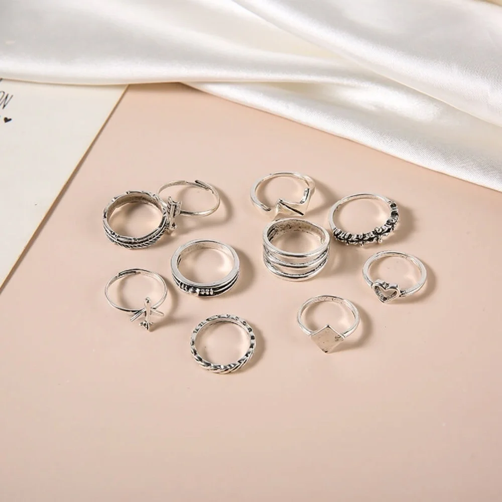 *IANTHE* 10-Pc Silver Heart Design Fashion Ring Set